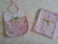 babero y bolsa rosa elefante con lazo verde